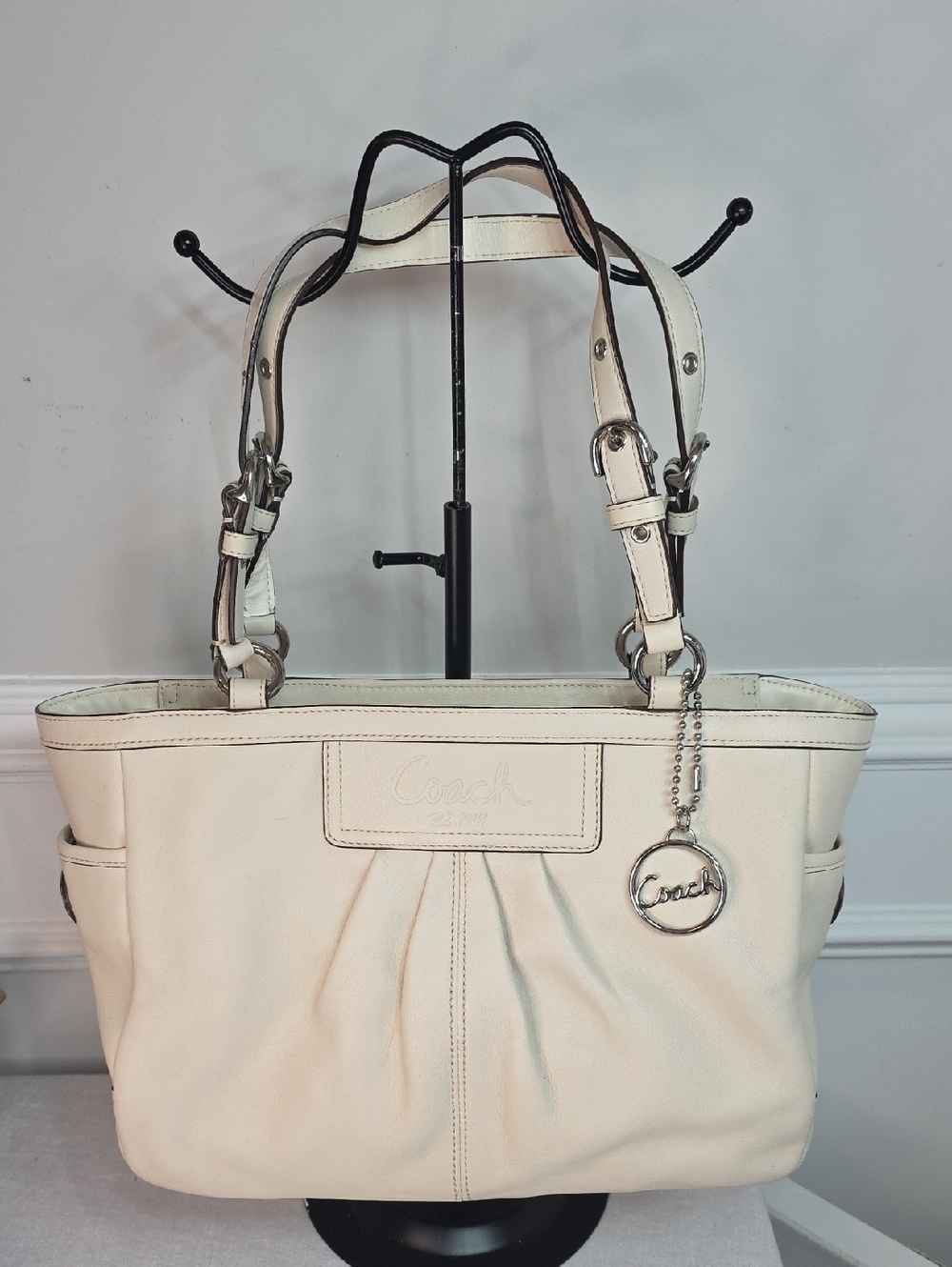 Coach Gallery East West tote bag in ivory with Silver Hang Tag